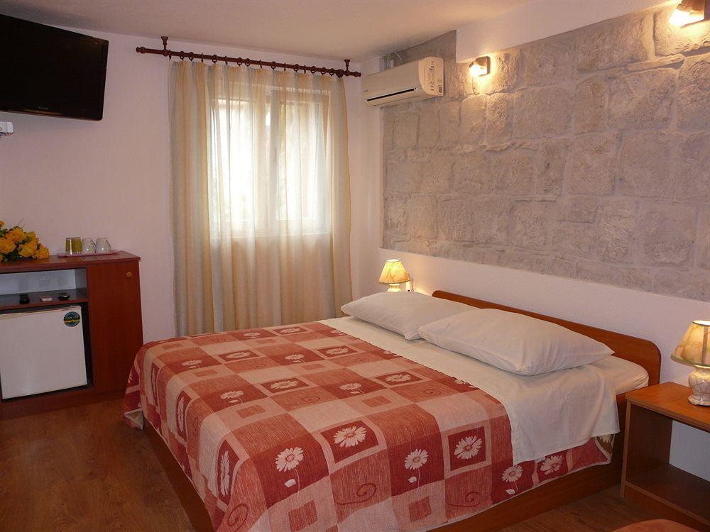 Guesthouse Pjaceta Split Buitenkant foto
